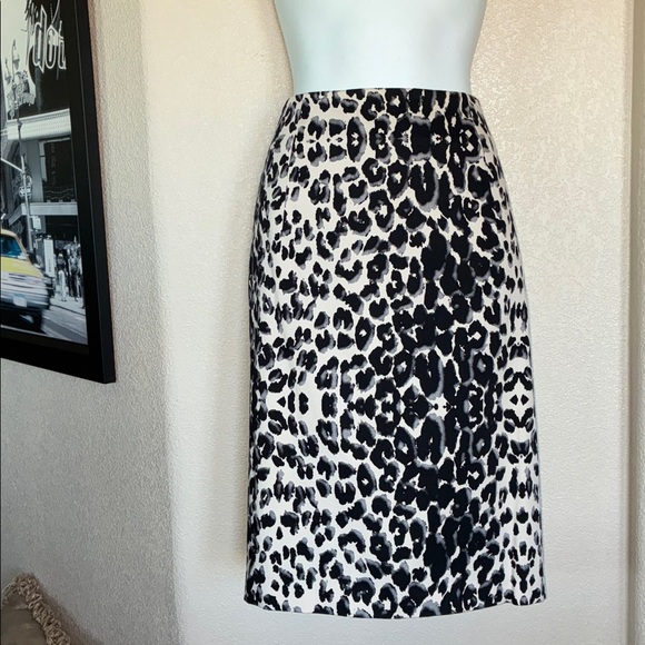 MOSSINO Leopard Mini Skirt, Back Zip & Slit, Black white grey, pockets. 14 EUC - Picture 1 of 16